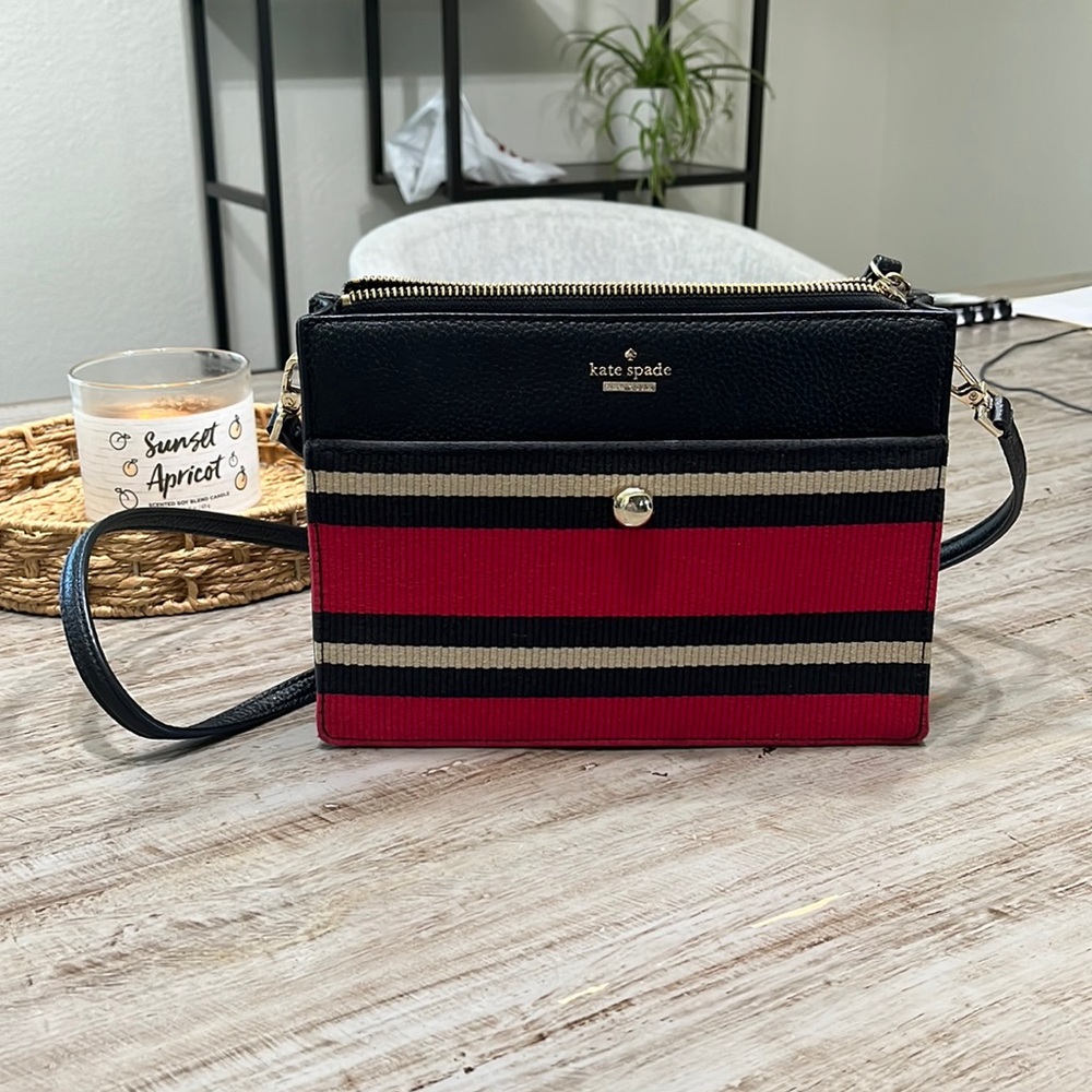 Cross body with adjustable strap.